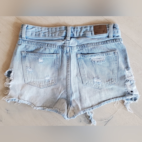 BLUE NOTES-sz.26 Light Wash denim cutoff shorts VERY Distressed - Picture 4 of 5